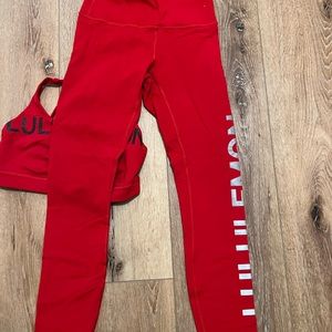 RARE FIND LULULEMON MINT CONDITION LIKE NEW SIZE 4 top and bottom